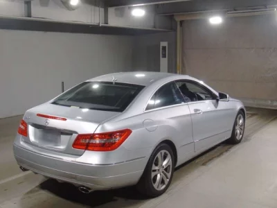 Mercedes-Benz E CLASS  с аукциона в Японии