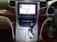 Toyota ALPHARD лот № 5577 оценка 3  с аукциона в Японии 8