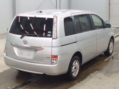 Toyota ISIS  с аукциона в Японии