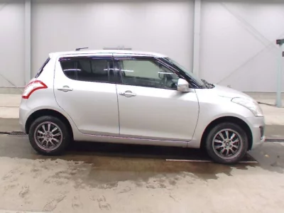 Suzuki SWIFT  с аукциона в Японии