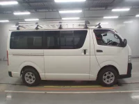 Toyota HIACE VAN лот № 30616 оценка 3.5  с аукциона в Японии 2