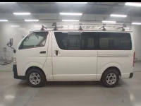 Toyota HIACE VAN лот № 30616 оценка 3.5  с аукциона в Японии 3