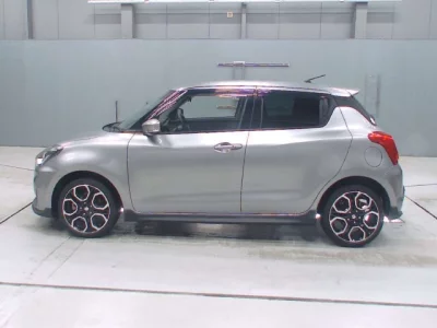 Suzuki SWIFT  с аукциона в Японии