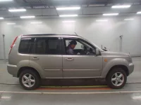 Nissan X-TRAIL лот № 30619 оценка 4  с аукциона в Японии 2