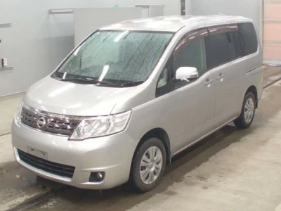 Nissan SERENA  с аукциона в Японии