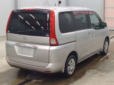 Nissan SERENA  с аукциона в Японии