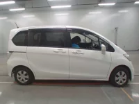 Honda FREED лот № 30626 оценка 3.5  с аукциона в Японии 2