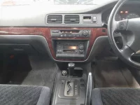 Honda INSPIRE лот № 30624 оценка 3  с аукциона в Японии 8