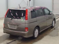 Toyota ISIS лот № 5607 оценка 3  с аукциона в Японии 1