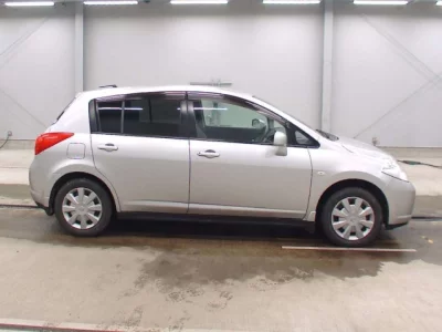 Nissan TIIDA  с аукциона в Японии