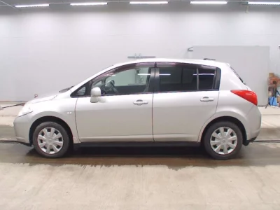 Nissan TIIDA  с аукциона в Японии