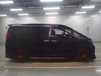 Toyota ALPHARD лот № 30629 оценка 3  с аукциона в Японии 2