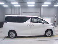 Toyota VELLFIRE лот № 30546 оценка 3.5  с аукциона в Японии 2