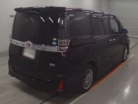 Toyota VOXY лот № 30635 оценка R  с аукциона в Японии 1