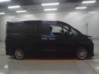 Toyota VOXY лот № 30635 оценка R  с аукциона в Японии 2