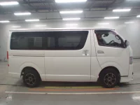 Toyota HIACE VAN лот № 30636 оценка RA  с аукциона в Японии 2