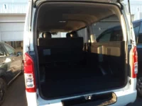 Toyota HIACE VAN лот № 30636 оценка RA  с аукциона в Японии 8