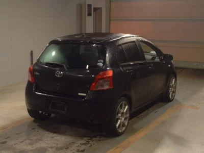 Toyota VITZ  с аукциона в Японии