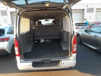 Toyota HIACE VAN лот № 30642 оценка 4  с аукциона в Японии 8