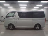 Toyota HIACE VAN лот № 30642 оценка 4  с аукциона в Японии 3
