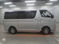 Toyota HIACE VAN лот № 30642 оценка 4  с аукциона в Японии 2