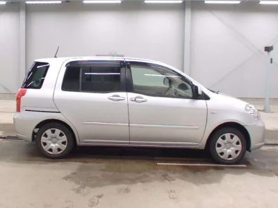 Toyota RAUM  с аукциона в Японии