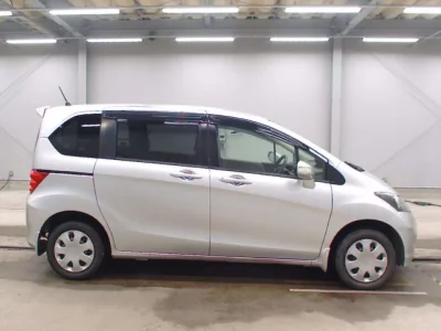 Honda FREED  с аукциона в Японии