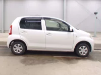 Toyota PASSO лот № 5641 оценка 4  с аукциона в Японии 2