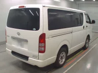 Toyota HIACE VAN лот № 30651 оценка 3.5  с аукциона в Японии 1