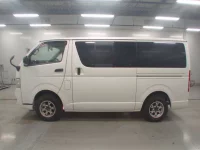 Toyota HIACE VAN лот № 30651 оценка 3.5  с аукциона в Японии 3
