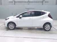 Toyota AQUA лот № 30568 оценка 4.5  с аукциона в Японии 3