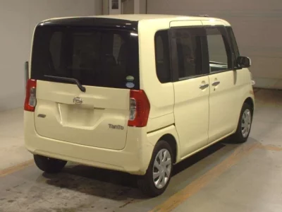Daihatsu TANTO  с аукциона в Японии