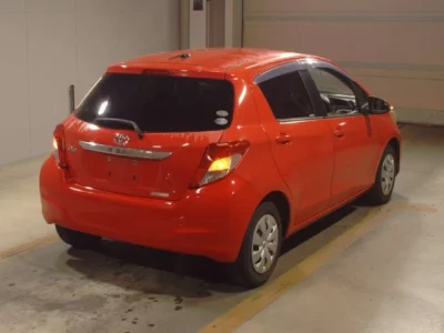 Toyota VITZ  с аукциона в Японии