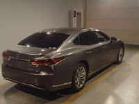 Lexus LS лот № 10011 оценка 4  с аукциона в Японии 1