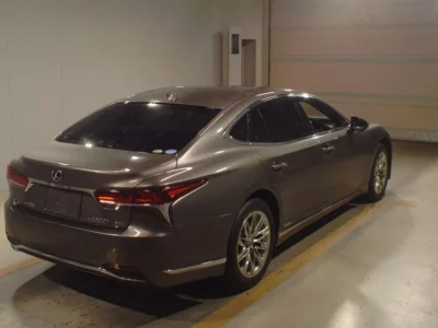 Lexus LS  с аукциона в Японии