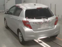 Toyota VITZ лот № 30669 оценка 4  с аукциона в Японии 5