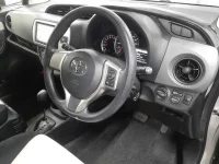 Toyota VITZ лот № 30669 оценка 4  с аукциона в Японии 6