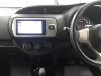 Toyota VITZ лот № 30669 оценка 4  с аукциона в Японии 8