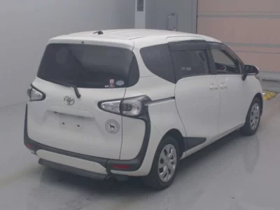 Toyota SIENTA  с аукциона в Японии
