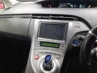 Toyota PRIUS лот № 30689 оценка R  с аукциона в Японии 8