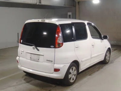 Toyota FUNCARGO  с аукциона в Японии