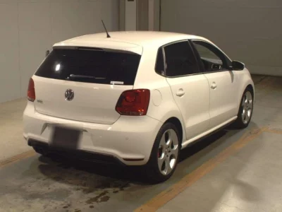 Volkswagen POLO  с аукциона в Японии
