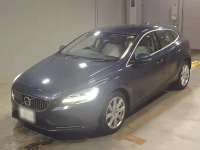 Volvo V40  с аукциона в Японии