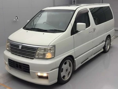 Nissan ELGRAND  с аукциона в Японии