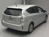 Toyota PRIUS ALPHA лот № 4304 оценка 3.5  с аукциона в Японии 1