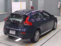 Volvo V40 лот № 10089 оценка 4  с аукциона в Японии 1