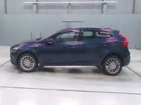 Volvo V40 лот № 10089 оценка 4  с аукциона в Японии 3
