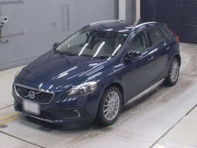 Volvo V40  с аукциона в Японии