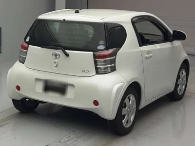 Toyota IQ  с аукциона в Японии