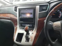 Toyota ALPHARD лот № 30736 оценка 3.5  с аукциона в Японии 8